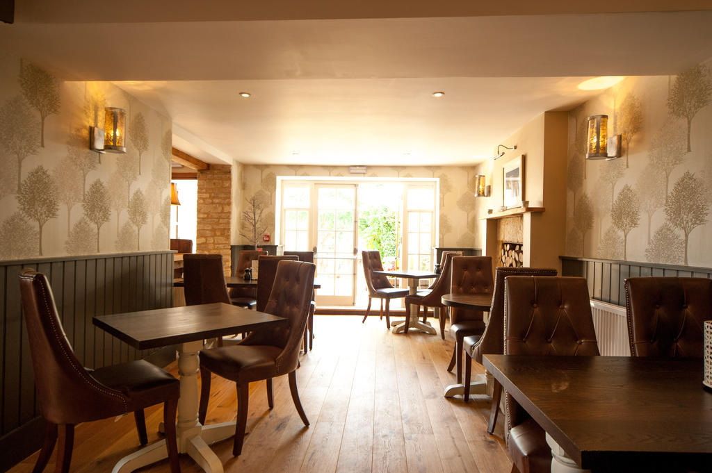 The Wychwood Inn Shipton under Wychwood Exteriér fotografie