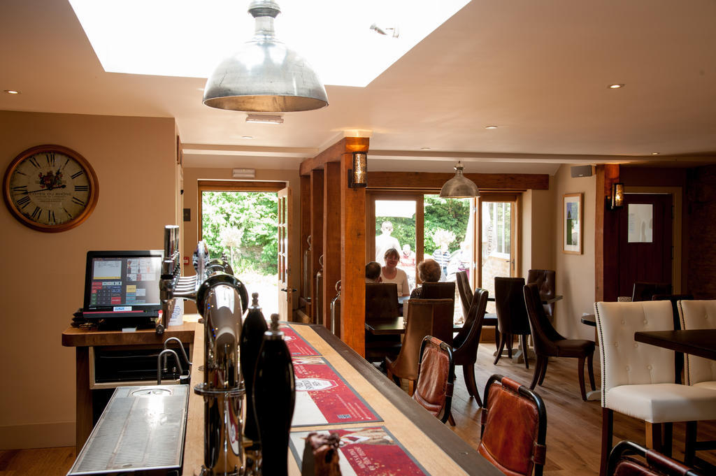 The Wychwood Inn Shipton under Wychwood Exteriér fotografie