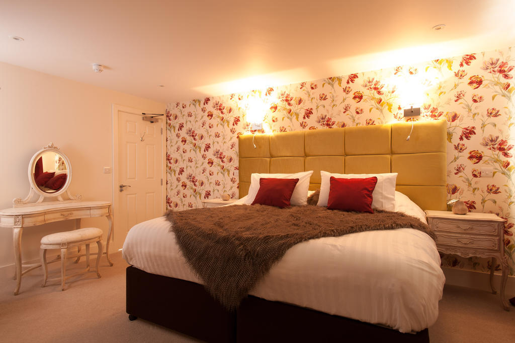 The Wychwood Inn Shipton under Wychwood Pokoj fotografie