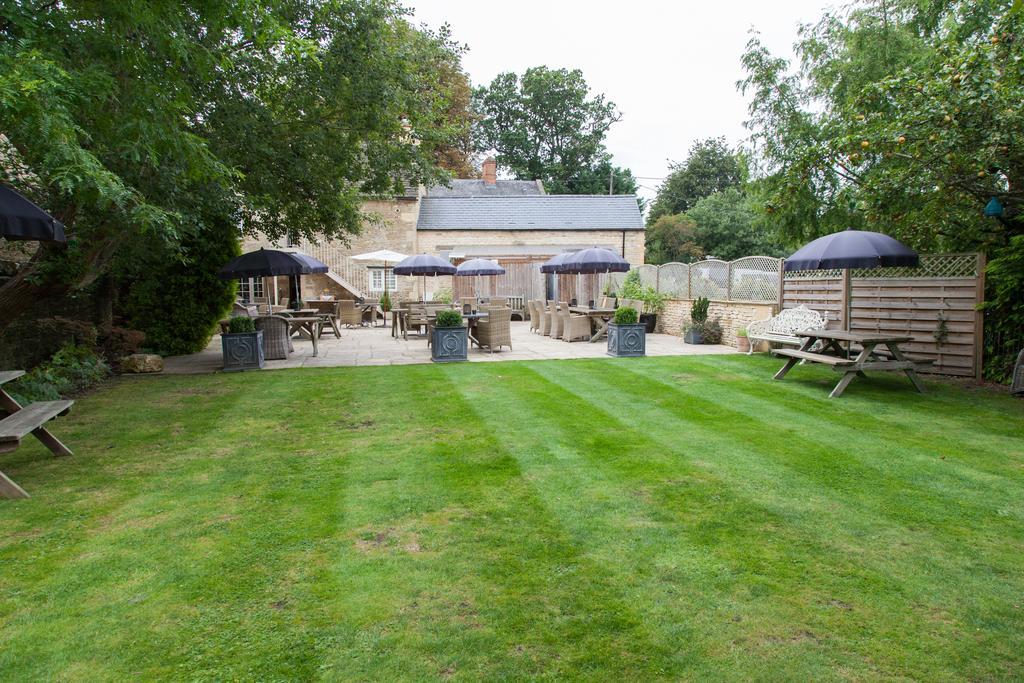 The Wychwood Inn Shipton under Wychwood Exteriér fotografie